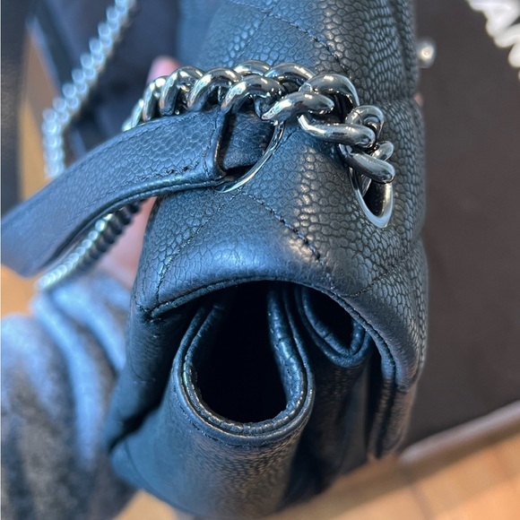 SOLD 13S Chanel Lady Pearly Quilted Flap Black Iridescent
Caviar RHW - Picture 4 of 16